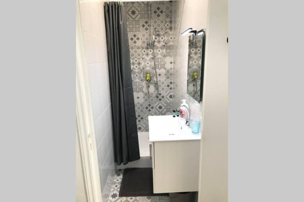 شقة بيتّو  في Cosy Studio Paris La Defense المظهر الخارجي الصورة